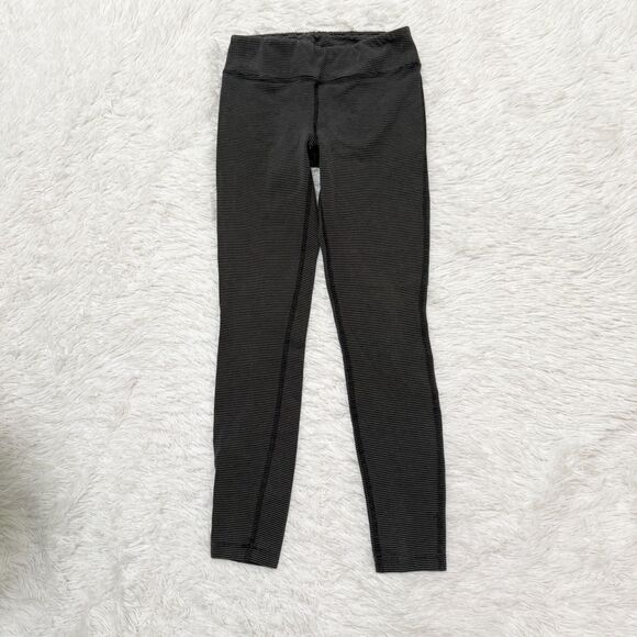 Women Patagonia Srenity Stripe Leggings in Black Gray Stripe Extra Small - Picture 1 of 8